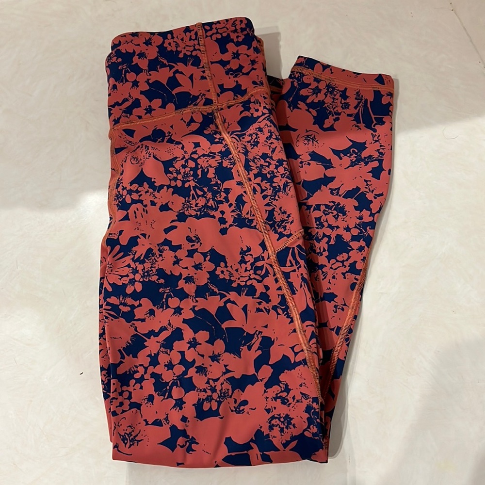 Lululemon Sz 6 legging